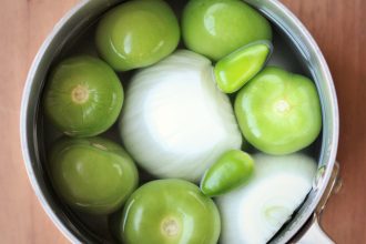 Easy Salsa Verde- thaicaliente.com