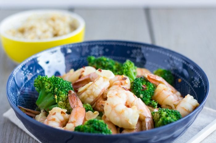 Healthy Garlic Shrimp and Broccoli Stir-Fry- ThaiCaliente.com