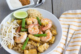 Pad Thai with Shrimp and Tofu- thaicaliente.com