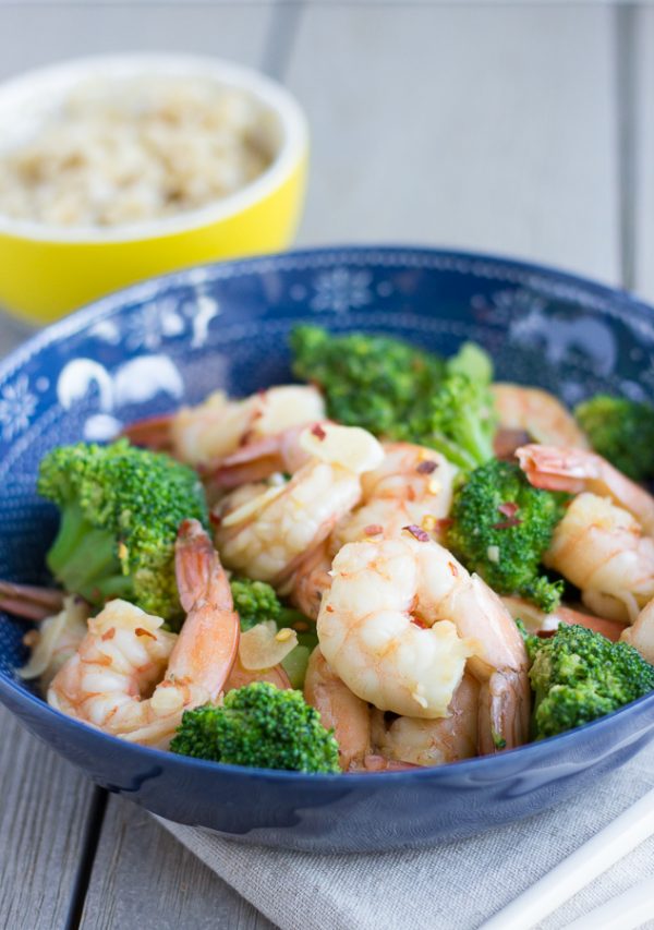 Healthy Garlic Shrimp and Broccoli Stir-Fry- ThaiCaliente.com
